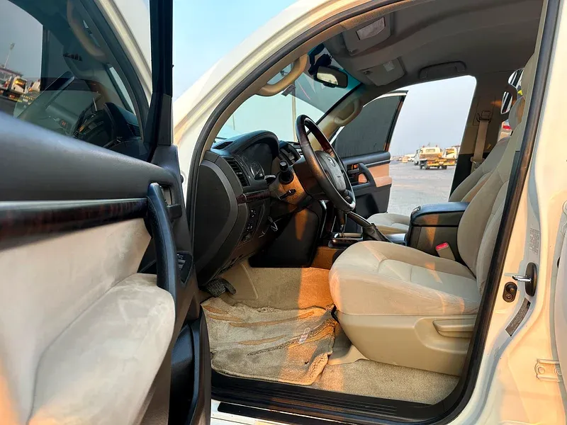 تويوتا لاند كروزر 2009